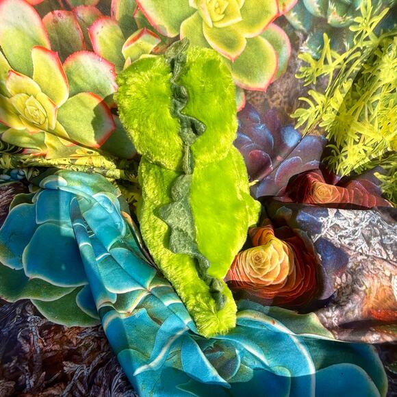 EUC Extinct Eddie Feisty Pets Plush - Rare Green Dinosaur Toy - Picture 6 of 6